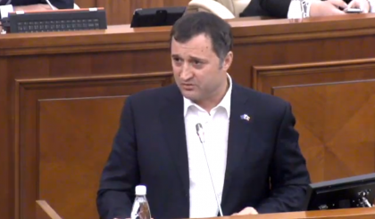 Filat, in lupta cu Plahotniuc. Vlad Filat spune (aproape) totul: "Chem cetatenii sa nu mai recunoasca Procuratura Generala si CNA". De azi, Strelet va conduce PLDM