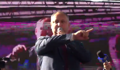 LIVE VIDEO - Dodon spune ca Filat va fi arestat: "E 100%. Nu mai poate scapa". Usatii il cauta pe Filat: Vreau sa-l conduc LIVE VIDEO - Dodon spune ca Filat va fi arestat: "E 100%. Nu mai poate scapa". Usatii il cauta pe Filat: Vreau sa-l conduc