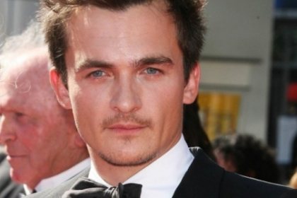 Rupert Friend va prelua rolul lui Paul Walker pentru continuarea filmului "Hitman" Rupert Friend va prelua rolul lui Paul Walker pentru continuarea filmului "Hitman"