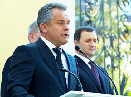 Culisele deschiderii unui post TV din Moldova: Plahotniuc, Filat, Ghimpu, dar si alte personaje cunoscute apar in marturiile unui jurnalist roman