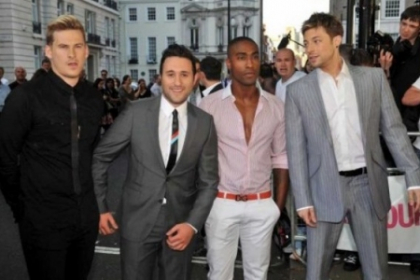 Lee Ryan si Duncan James, 2 dintre membrii formatiei Blue, ar avea o relatie de ani de zile Lee Ryan si Duncan James, 2 dintre membrii formatiei Blue, ar avea o relatie de ani de zile