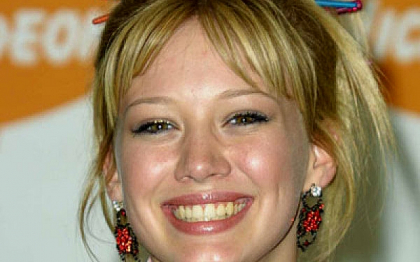 Hilary Duff s-a despartit de sotul ei, Mike Comrie Hilary Duff s-a despartit de sotul ei, Mike Comrie