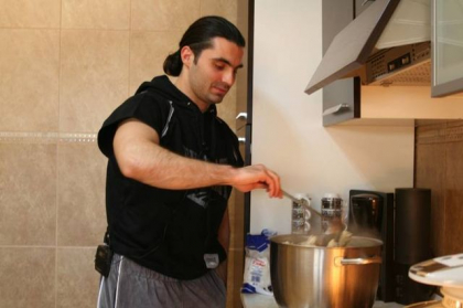 Pepe, cel mai sexy bucatar! Vezi cum isi alinta sotia si copii Pepe, cel mai sexy bucatar! Vezi cum isi alinta sotia si copii