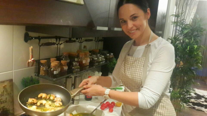 Andreea Marin, in bucatarie: "Obtineti tot ce vreti din partea sotului daca-i gatiti reteta asta" - FOTO Andreea Marin, in bucatarie: "Obtineti tot ce vreti din partea sotului daca-i gatiti reteta asta" - FOTO