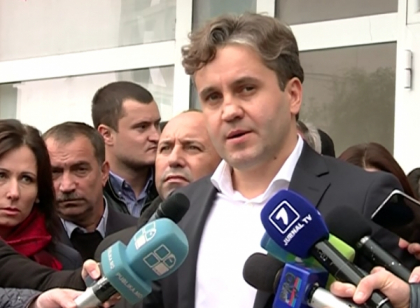 Igor Popa: Perchezitiile la domiciliul lui Vlad Filat sunt ilegale. Ce invoca avocatul
