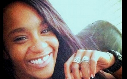 Fiica lui Whitney Houston s-a logodit cu fratelei ei adoptiv Fiica lui Whitney Houston s-a logodit cu fratelei ei adoptiv