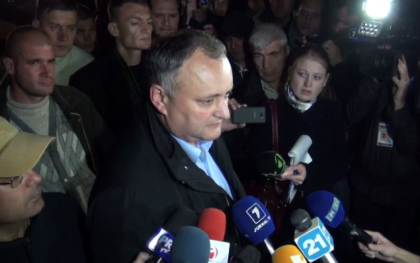 Nedumerirea lui Dodon, cu privire la retinerea lui Usatai: "Eu inteleg ca l-au luat pe Filat pentru miliard, dar pe Usatai pentru ce?" Nedumerirea lui Dodon, cu privire la retinerea lui Usatai: "Eu inteleg ca l-au luat pe Filat pentru miliard, dar pe Usatai pentru ce?"