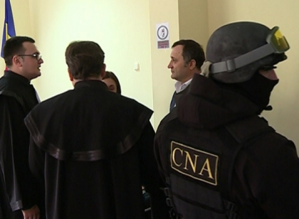 Departamentul Institutiilor Penitenciare raspunde la acuzatiile lui Pistrinciuc: "Avocatii au fost informati imediat despre transferul lui Filat si au acces nelimitat la acesta" - FOTO Departamentul Institutiilor Penitenciare raspunde la acuzatiile lui Pistrinciuc: "Avocatii au fost informati imediat despre transferul lui Filat si au acces nelimitat la acesta" - FOTO