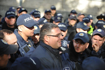 Usatii despre timpul petrecut in izolator: "Nu a fost foarte placut". Ultimatumul care va duce la instalarea a MII de corturi in intreaga tara