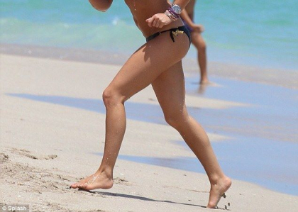 Bucatarul-sef care se poate mandri cu cel mai apetisant decolteu! Cat de sexy este atunci cand isi da sortul jos - FOTO