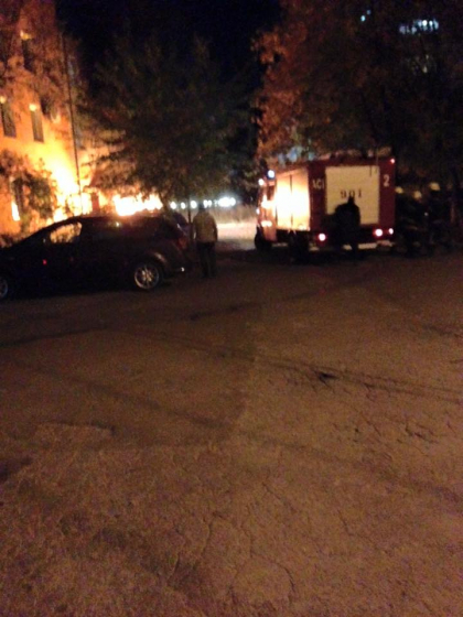 O masina a luat foc la Telecentru - VIDEO O masina a luat foc la Telecentru - VIDEO