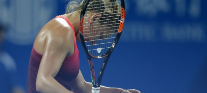 Simona s-a luptat admirabil, dar n-a putut sa doboare colosul Sharapova: 4-6, 4-6! Meciul decisiv pentru semifinale e cu Radwanska. Cum arata clasamentul grupei