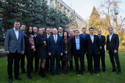 Poza de ramas bun a lui Strelet si a fostei sale echipe de consilieri - FOTO Poza de ramas bun a lui Strelet si a fostei sale echipe de consilieri - FOTO