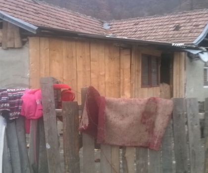 Doi batrani din Briceni au murit intoxicati cu gazele rezultate din fermentarea tuicii