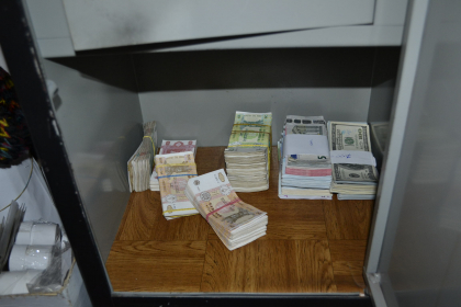 A jefuit o casa de schimb valutar din capitala, incercand sa fure o suma IMPRESIONANTA de bani. Prins in flagrant, tanarul povesteste in detaliu fapta sa - VIDEO A jefuit o casa de schimb valutar din capitala, incercand sa fure o suma IMPRESIONANTA de bani. Prins in flagrant, tanarul povesteste in detaliu fapta sa - VIDEO