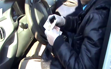 Avocata din Hancesti, detinuta in flagrant delict pentru pretinderea unei sume de 1000 de euro - VIDEO