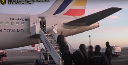VIDEO - Interlopul "Kitaet" a fost extradat din Grecia in R. Moldova. Pentru ce urmeaza sa fie pedepsit "hotul in lege" VIDEO - Interlopul "Kitaet" a fost extradat din Grecia in R. Moldova. Pentru ce urmeaza sa fie pedepsit "hotul in lege"