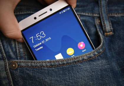Telefonul care a luat fata granzilor Galaxy S6 si iPhone 6s! S-au vandut 11 milioane de unitati in cateva zile - FOTO