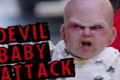 VIDEO. Un bebelus posedat, pe strazile din New York. Reactia locuitorilor a devenit viral pe Youtube