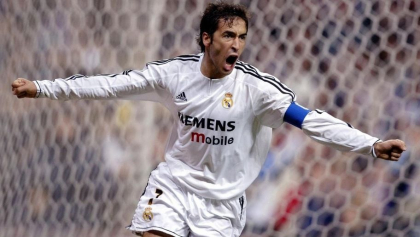 "Esti un idol si un exemplu pentru noi toti". Legenda lui Real Madrid, Raul Gonzalez, se retrage din fotbal. Ce mesaje i-au transmis actualii jucatori ai Real-ului - VIDEO "Esti un idol si un exemplu pentru noi toti". Legenda lui Real Madrid, Raul Gonzalez, se retrage din fotbal. Ce mesaje i-au transmis actualii jucatori ai Real-ului - VIDEO
