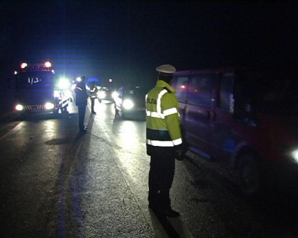 Grav accident la Causeni. Doua persoane au murit, iar soferul e la spital, dupa ce Lexus-ul in care se aflau s-a RASTURNAT Grav accident la Causeni. Doua persoane au murit, iar soferul e la spital, dupa ce Lexus-ul in care se aflau s-a RASTURNAT