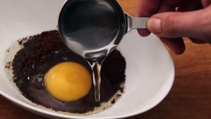 Adauga un ou crud in cafea! Incredibil ce se va intampla cateva minute mai tarziu - VIDEO