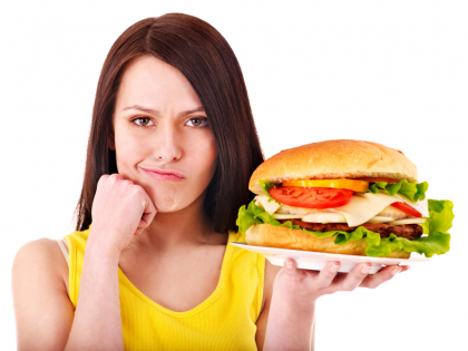 A inghitit 26 de hamburgeri in 10 minute! Cum a fost remunerata pentru aceasta performanta - FOTO A inghitit 26 de hamburgeri in 10 minute! Cum a fost remunerata pentru aceasta performanta - FOTO