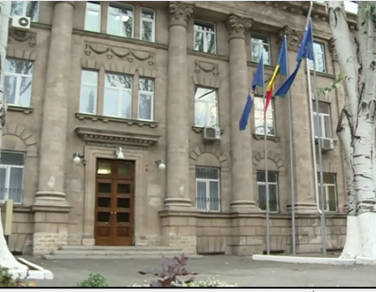 Sirianul retinut acum 3 zile de catre procurorii de la Rascani pentru propaganda islamista, EXPULZAT din Moldova Sirianul retinut acum 3 zile de catre procurorii de la Rascani pentru propaganda islamista, EXPULZAT din Moldova