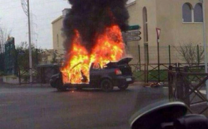 Doi barbati, militari ai Armatei Nationale, implicati intr-un accident: Masina in care se aflau a EXPLODAT. Pasagerul a murit pe loc Doi barbati, militari ai Armatei Nationale, implicati intr-un accident: Masina in care se aflau a EXPLODAT. Pasagerul a murit pe loc
