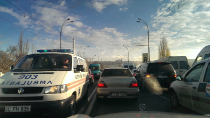 Nervi si trafic INFERNAL: Strada din capitala pe care soferii trebuie sa o evite ACUM - FOTO Nervi si trafic INFERNAL: Strada din capitala pe care soferii trebuie sa o evite ACUM - FOTO