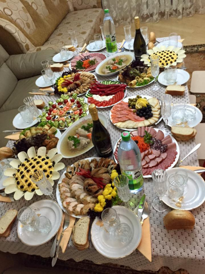 Ca la moldoveni, la nimeni! Cum au sarbatorit moldovenii hramul localitatii, de Sfintii Arhangheli Mihail si Gavriil - FOTO