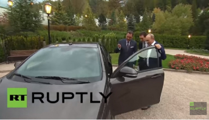 Rusii "ataca" Dacia Logan! FOTO | Cum arata Vesta, noul model Lada. Reactia lui Putin cand a vazut masina Rusii "ataca" Dacia Logan! FOTO | Cum arata Vesta, noul model Lada. Reactia lui Putin cand a vazut masina