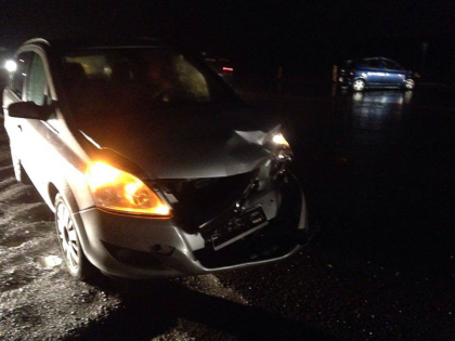 Accident la intrarea in Truseni: 3 masini accidentate - FOTO Accident la intrarea in Truseni: 3 masini accidentate - FOTO