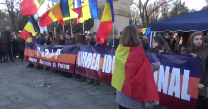 "Romania n-a avut granita la Prut!". Marsul Unirii la Chisinau: "Unirea - ideal national" / GALERIE FOTO