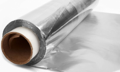 Greseala pe care o fac tot timpul gospodinele atunci cand folosesc folia de aluminiu Greseala pe care o fac tot timpul gospodinele atunci cand folosesc folia de aluminiu