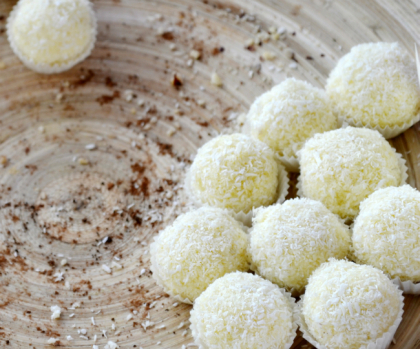Bomboane Rafaello de post! Foarte usor de gatit Bomboane Rafaello de post! Foarte usor de gatit