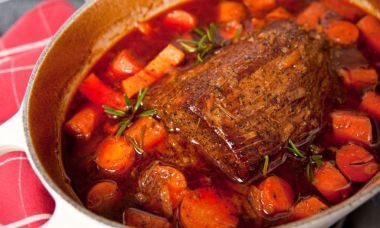 Friptura de vita in sos de vin