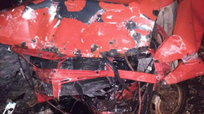 Imagini de la cumplitul accident de langa Stefan Voda, unde 4 masini, printre care 2 microbuze s-au ciocnit violent: 7 persoane, transportate la spital, 4 se afla in stare grava - GALERIE FOTO