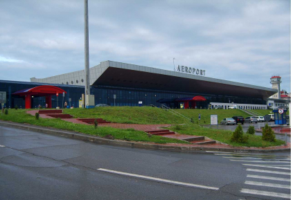 Pasagerii de pe cursa Lisabona - Chisinau au stat mai bine de o ora in avion, iar un alt avion a unei companii private a decolat in timp ce aeroportul era verificat. Detalii despre alerta falsa cu bomba