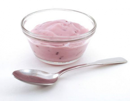 Esti curios cu ce ingredient secret se coloreaza iaurturile cu fructe? Nu ai vrea sa afli! Esti curios cu ce ingredient secret se coloreaza iaurturile cu fructe? Nu ai vrea sa afli!