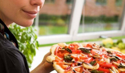Ea este femeia care a mancat numai pizza timp de 31 de ani - FOTO Ea este femeia care a mancat numai pizza timp de 31 de ani - FOTO