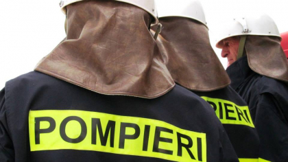 Pompierii, in regim de 24 de ore in perioada sarbatorilor de iarna. Peste 500 de salvatori, gata de interventie Pompierii, in regim de 24 de ore in perioada sarbatorilor de iarna. Peste 500 de salvatori, gata de interventie