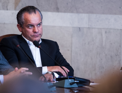 Vlad Plahotniuc, pe facebook, despre Platforma social-democrata: "Se face un pas important pentru consolidarea unei majoritati parlamentare solide" Vlad Plahotniuc, pe facebook, despre Platforma social-democrata: "Se face un pas important pentru consolidarea unei majoritati parlamentare solide"