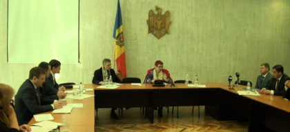 Comisia juridica a Parlamentului a aprobat raportul in privinta Guvernului Sturza Comisia juridica a Parlamentului a aprobat raportul in privinta Guvernului Sturza
