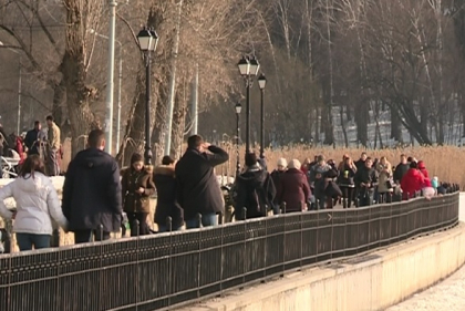 Vremea frumoasa i-a scos pe oraseni din casa. Unele parcuri din capitala, pline. Pe aleile din Valea Morilor lumea s-a adunat ca la miting - GALERIE FOTO Vremea frumoasa i-a scos pe oraseni din casa. Unele parcuri din capitala, pline. Pe aleile din Valea Morilor lumea s-a adunat ca la miting - GALERIE FOTO