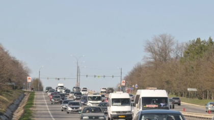 Trafic infernal la intoarcerea din vacanta: aglomeratie pe mai multe trasee nationale, dar si la intrare in capitala - GALERIE FOTO Trafic infernal la intoarcerea din vacanta: aglomeratie pe mai multe trasee nationale, dar si la intrare in capitala - GALERIE FOTO