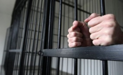 Condamnat la 6 ani de inchisoare pentru ca a intretinut un raport sexual cu fiica sa minora