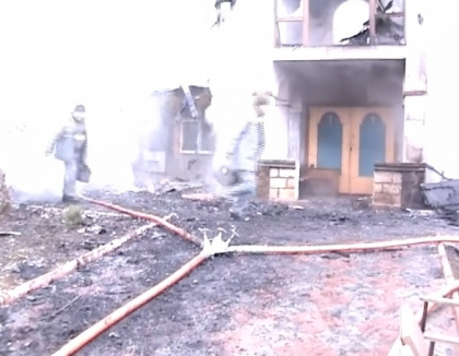 O manastire din Cahul, DISTRUSA de un incendiu: 18 pompieri au luptat cu flacarile - VIDEO O manastire din Cahul, DISTRUSA de un incendiu: 18 pompieri au luptat cu flacarile - VIDEO