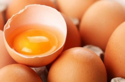 Ce se intampla in organismul tau daca mananci un ou crud dimineata, pe stomacul gol