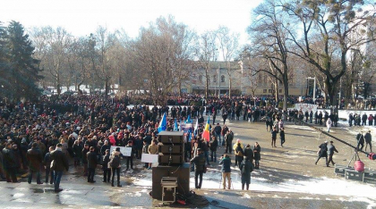 Toate trei coloane au ajuns in scuarul TNOB: Sute de oameni s-au adunat - FOTO Toate trei coloane au ajuns in scuarul TNOB: Sute de oameni s-au adunat - FOTO